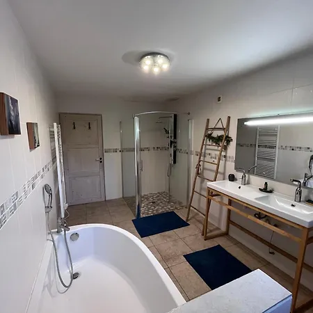 Le Panorama De Canteloup Bed & Breakfast *