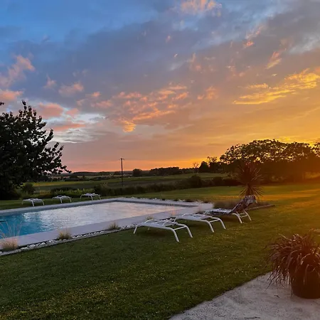 Le Panorama De Canteloup Bed & Breakfast *