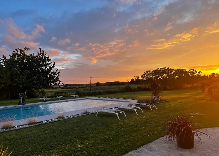 Le Panorama De Canteloup Bed & Breakfast *